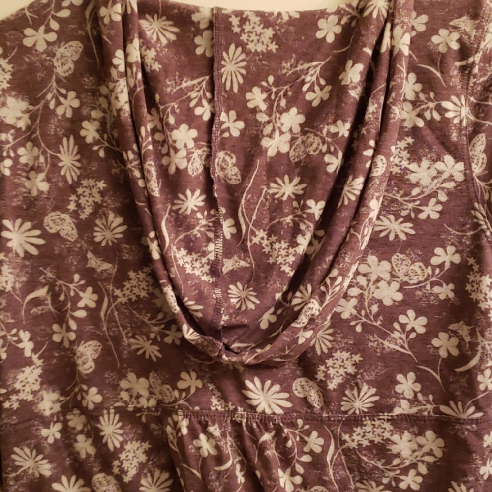 Shirt - Picture 3 of 4